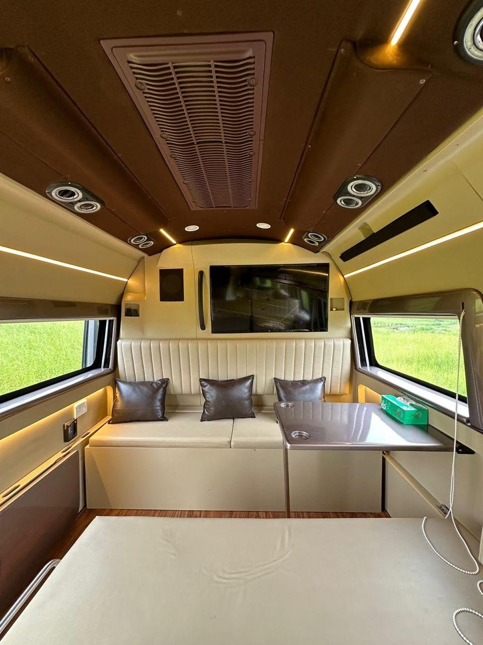 luxury Motohome in thane