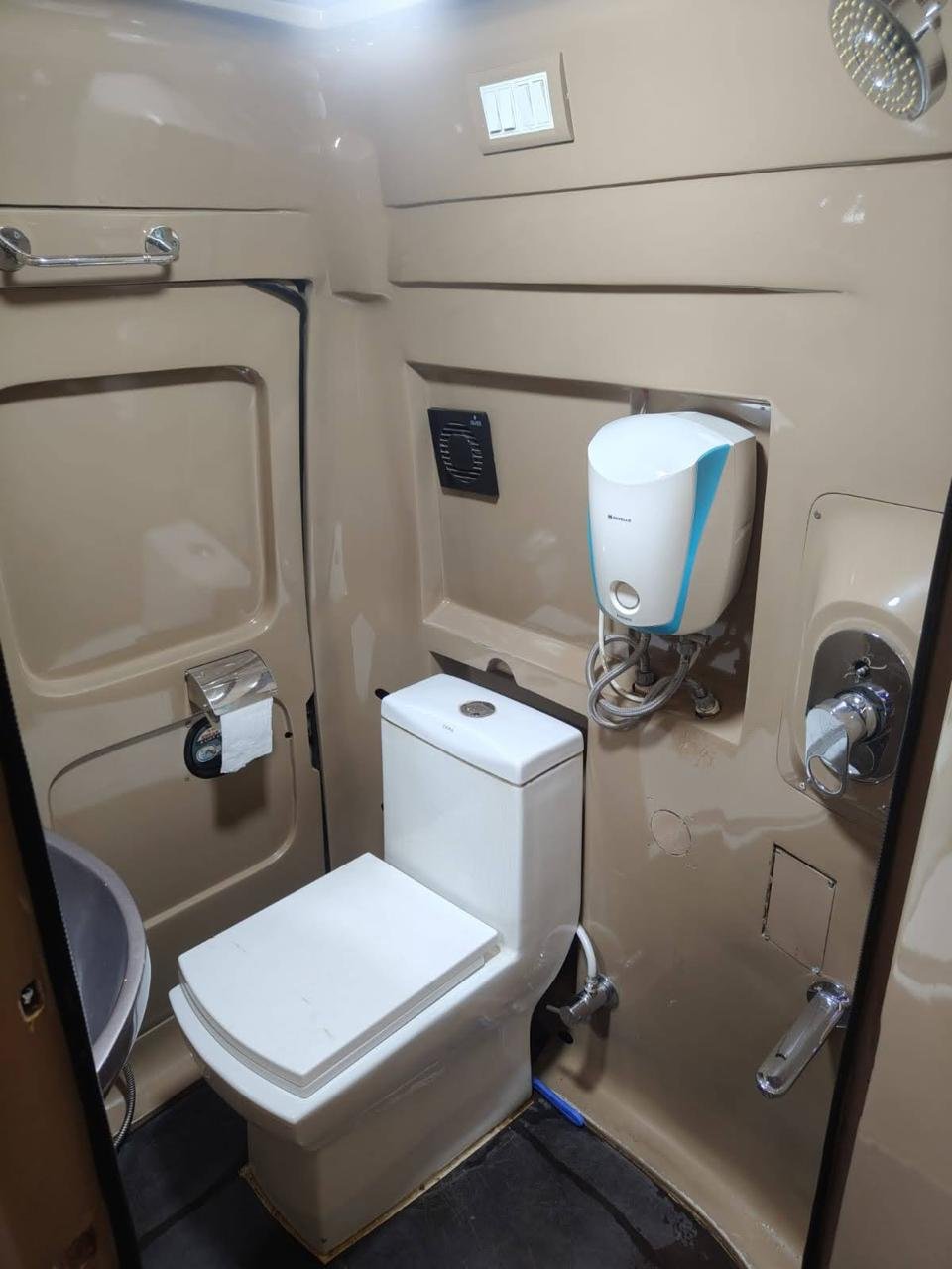 motorhome washroom