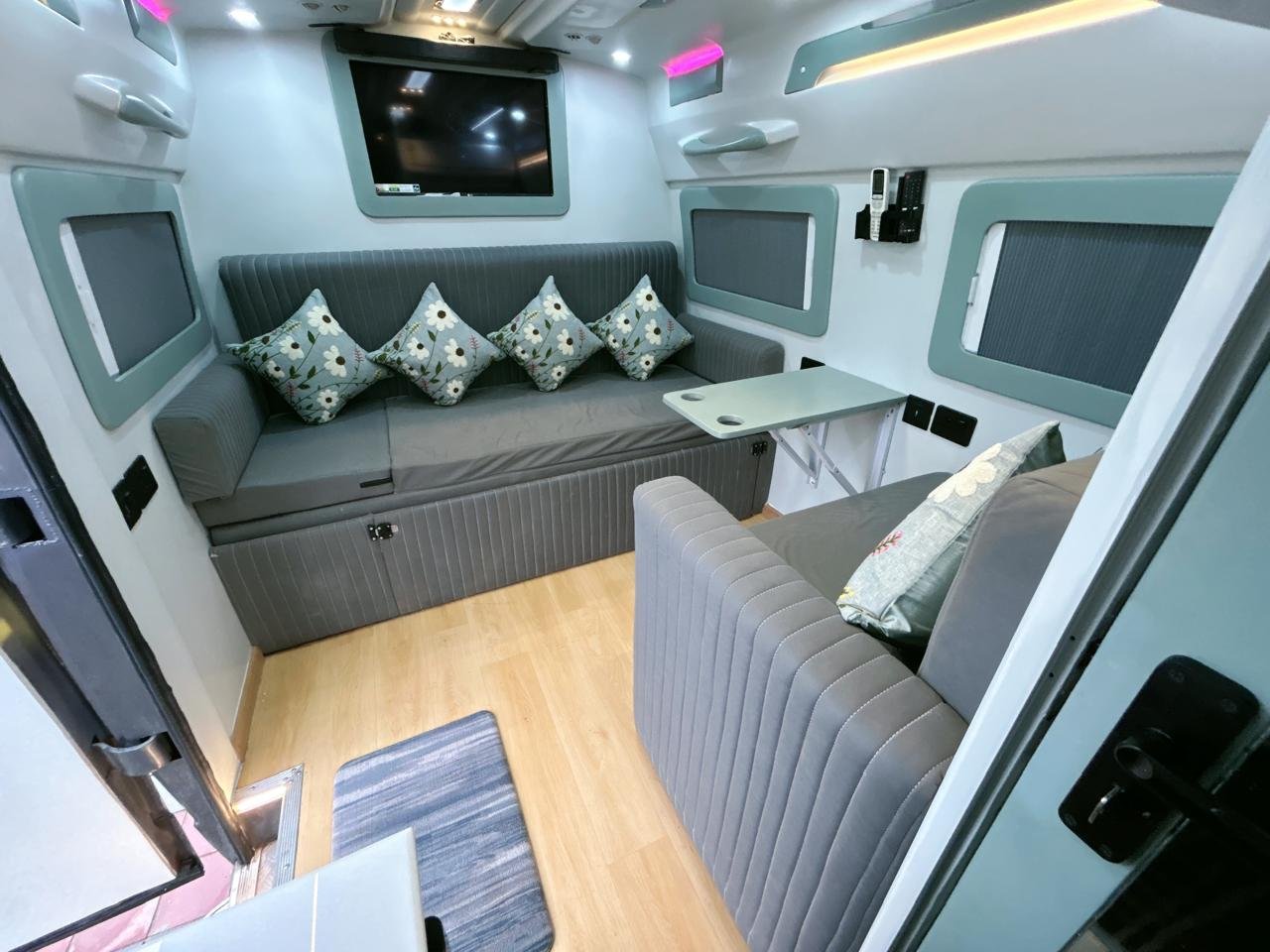 THJ2 Rent Caravan in Jaipur